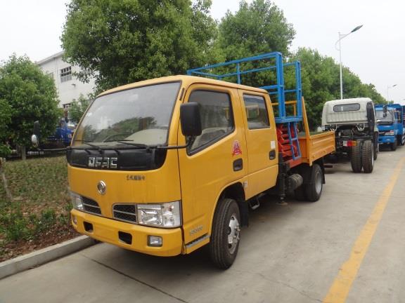 東風(fēng)8-10米高空作業(yè)平臺車(chē)