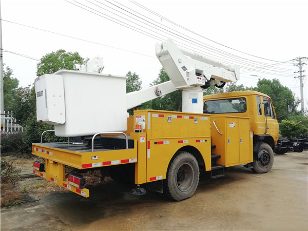 你見(jiàn)過(guò)四驅的高空作業(yè)車(chē)嗎？