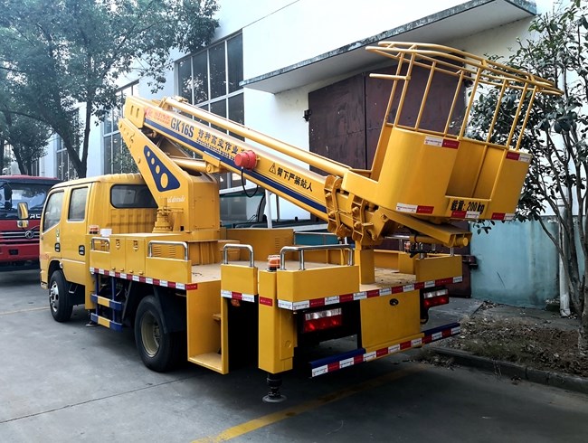 程力東風(fēng)雙排座伸縮臂16米高空作業(yè)車(chē)