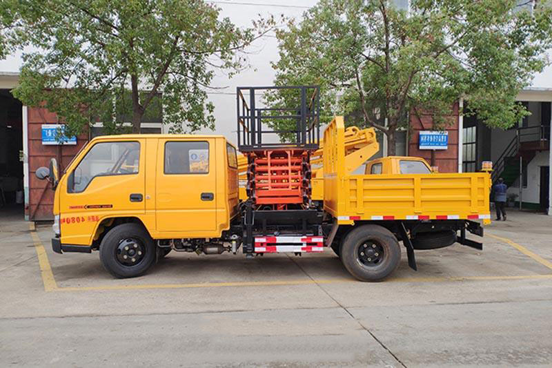 國六江鈴12米升降平臺式高空作業(yè)車(chē)
