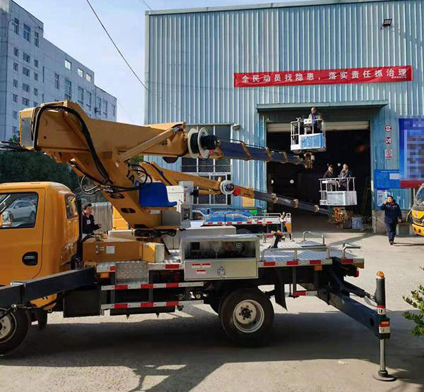 23米27米藍牌高空作業(yè)車(chē)收到很多客戶(hù)的青睞