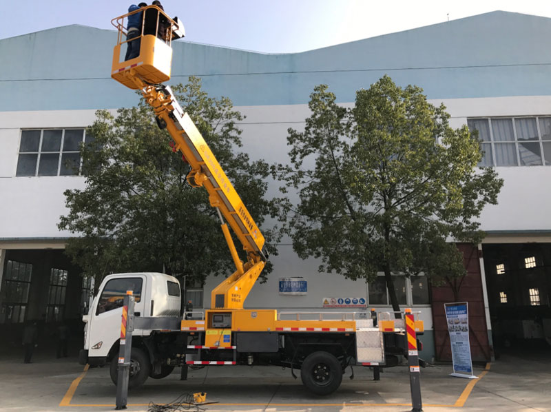 江鈴12-20米單排伸縮臂高空作業(yè)車(chē)