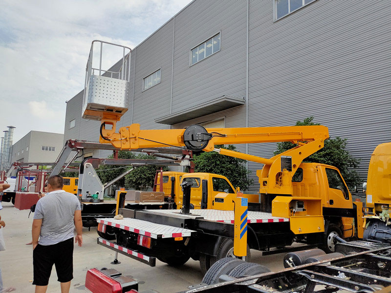 藍牌國六江鈴21米、17.5米、23米高空作業(yè)車(chē)