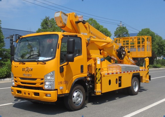 高空作業(yè)車(chē)折疊臂和伸縮臂哪個(gè)更好