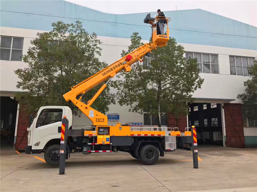 國六江鈴18-25米伸縮臂高空作業(yè)車(chē)
