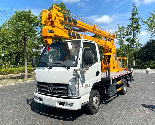 13.5米凱馬藍牌汽油高空作業(yè)車(chē)