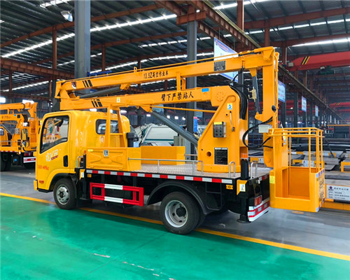 22米高空作業(yè)車(chē)-江鈴凱銳