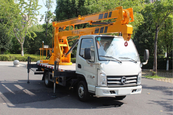 國六藍牌凱馬折臂高空作業(yè)車(chē)-13.5米