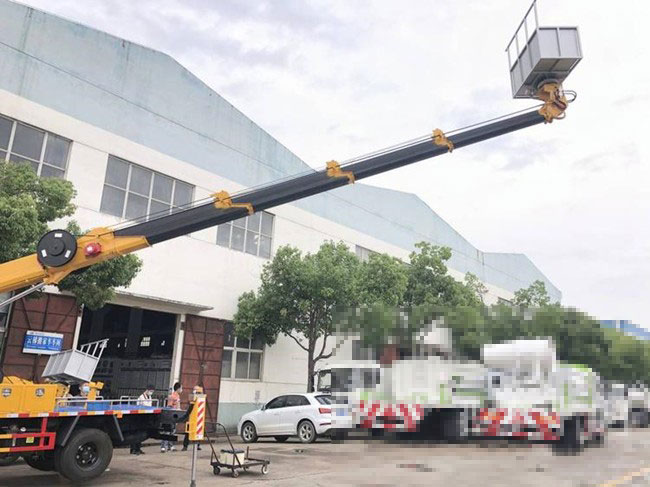 國六大運17.5米高空作業(yè)車(chē)