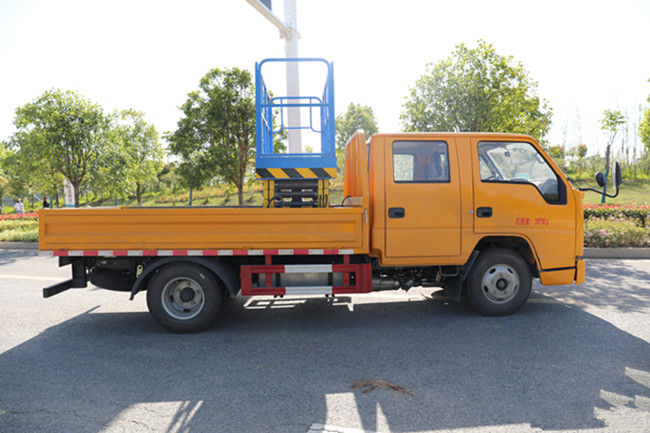 國六江鈴順達8米升降式高空作業(yè)車(chē)