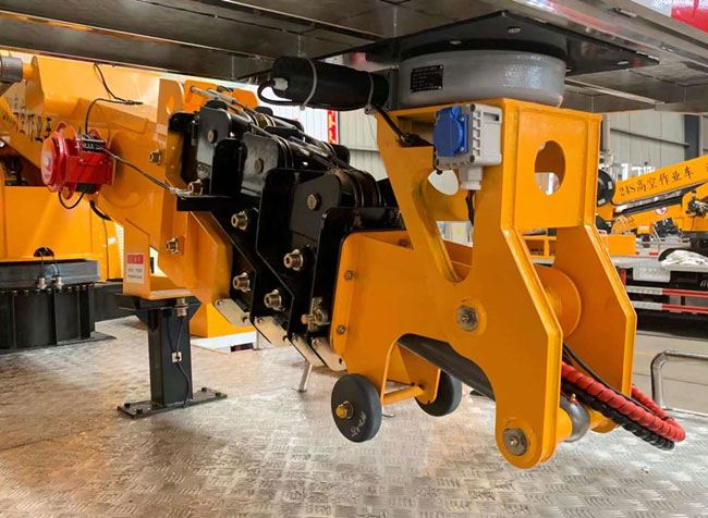 26米的江鈴順達藍牌高空作業(yè)車(chē)