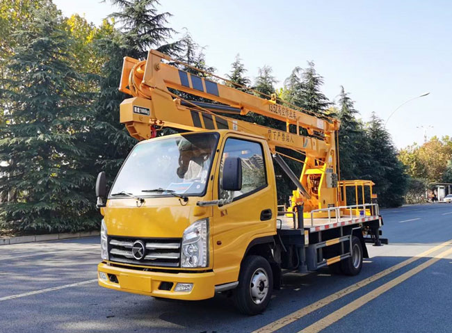 13.5米凱馬藍牌高空作業(yè)車(chē)