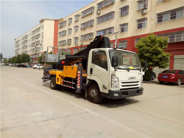 江鈴進(jìn)口28米伸縮臂高空作業(yè)車(chē)