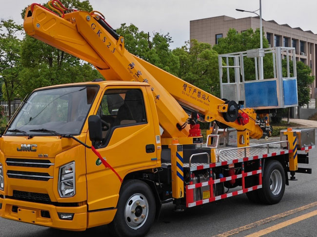 藍牌江鈴順達23米高空作業(yè)車(chē)送往浙江義烏交車(chē)