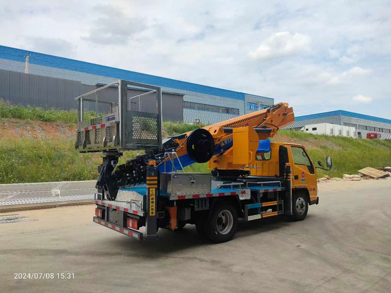 江鈴順達33米高空作業(yè)車(chē)
