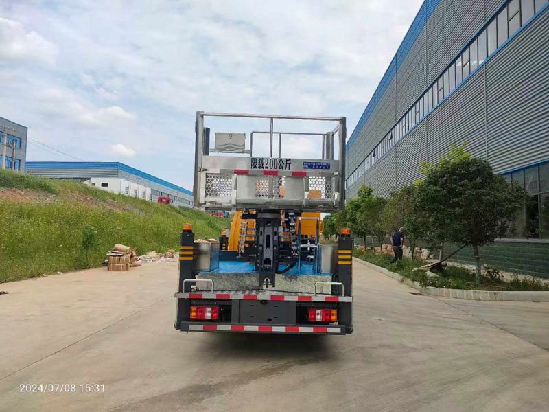 江鈴順達33米高空作業(yè)車(chē)
