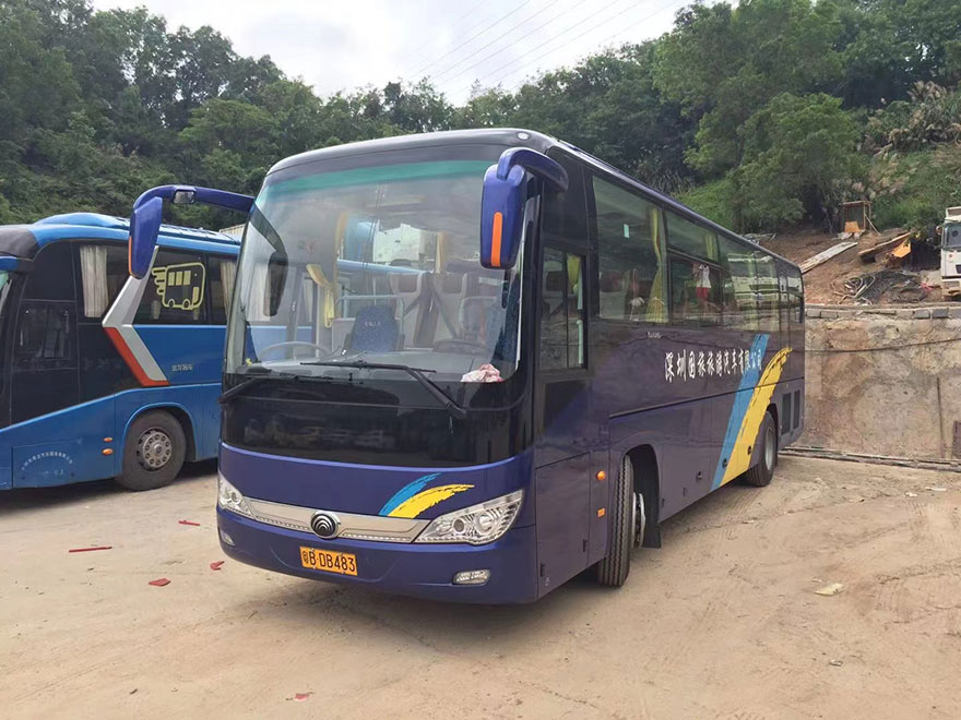37座市際牌營(yíng)運(yùn)大巴車(chē)